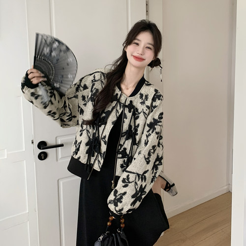 黑色新中式国风穿搭提花外套女2026春天新款时尚设计感盘扣棒球服