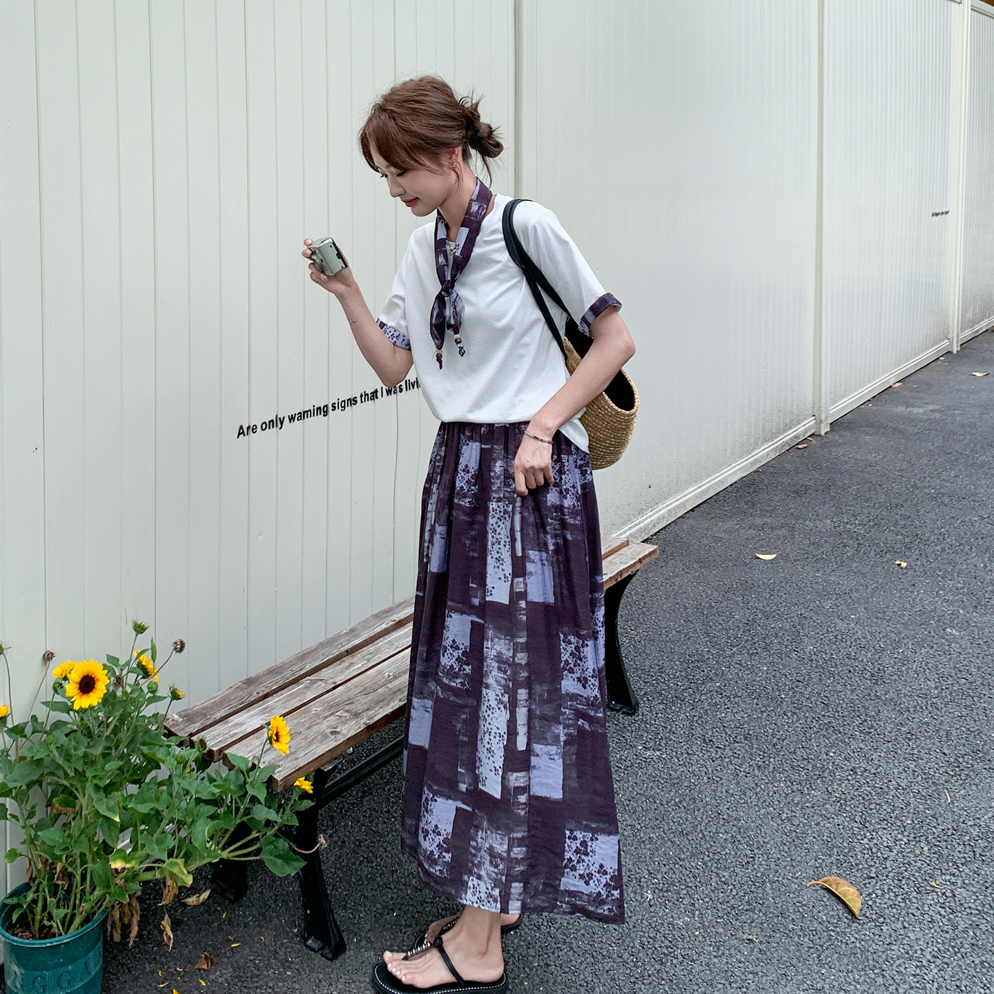 复古慵懒风穿搭套装女2026夏季新款休闲T恤撞色印花半身裙两件套