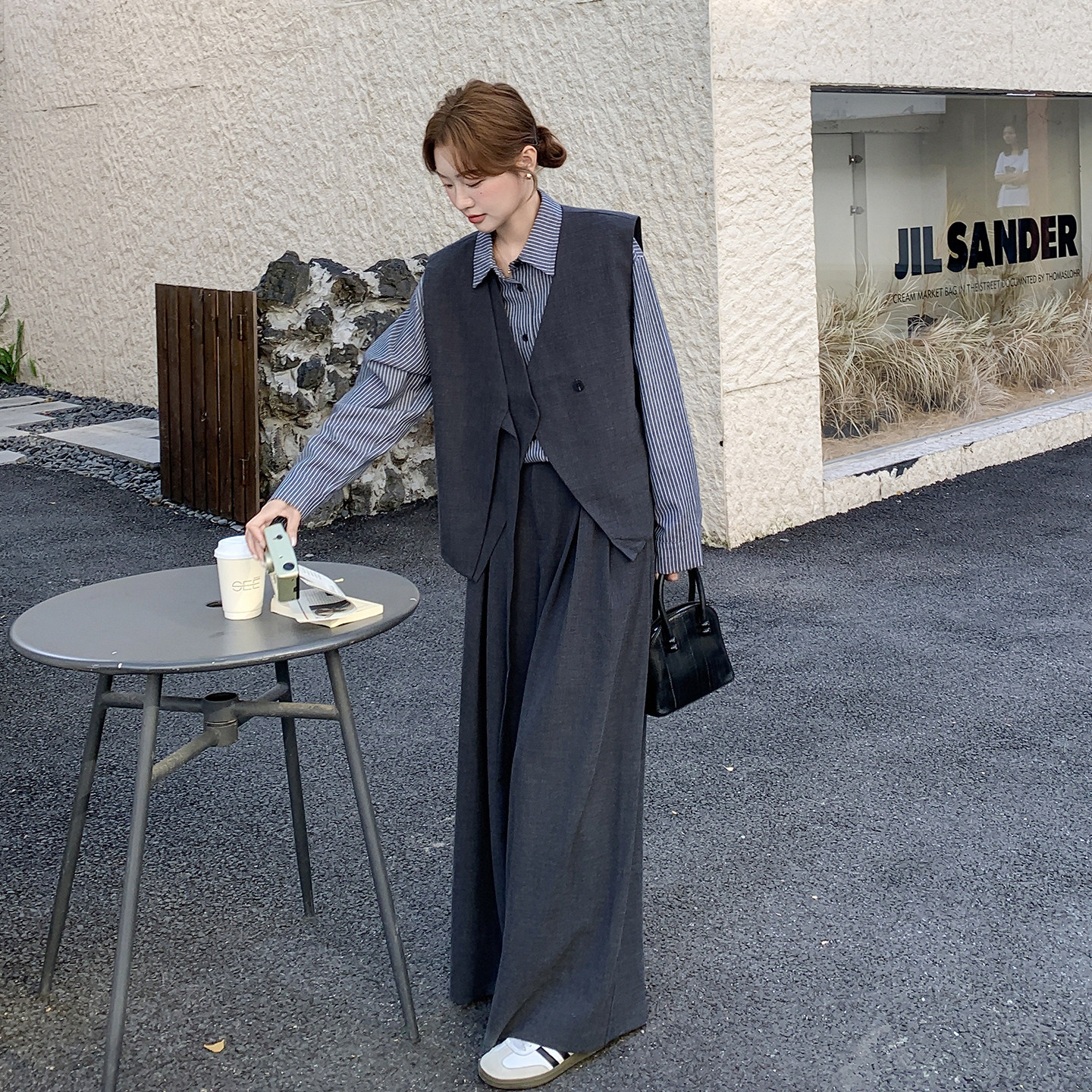 灰色小众高级感系带马甲套装女2026春季新款条纹衬衫阔腿裤三件套