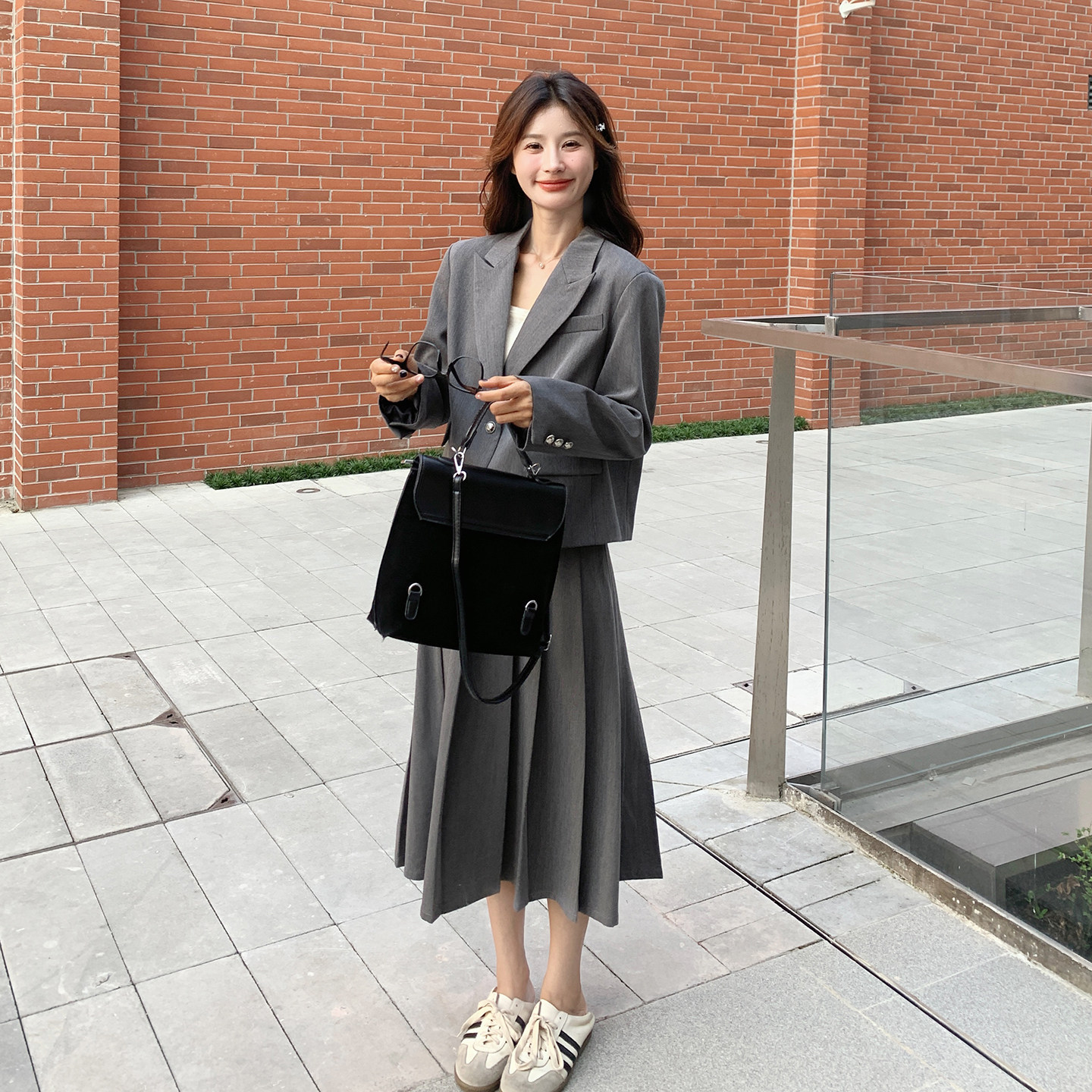 灰色学院风一整套穿搭女2026春季新款韩版气质西装百褶半身裙套装