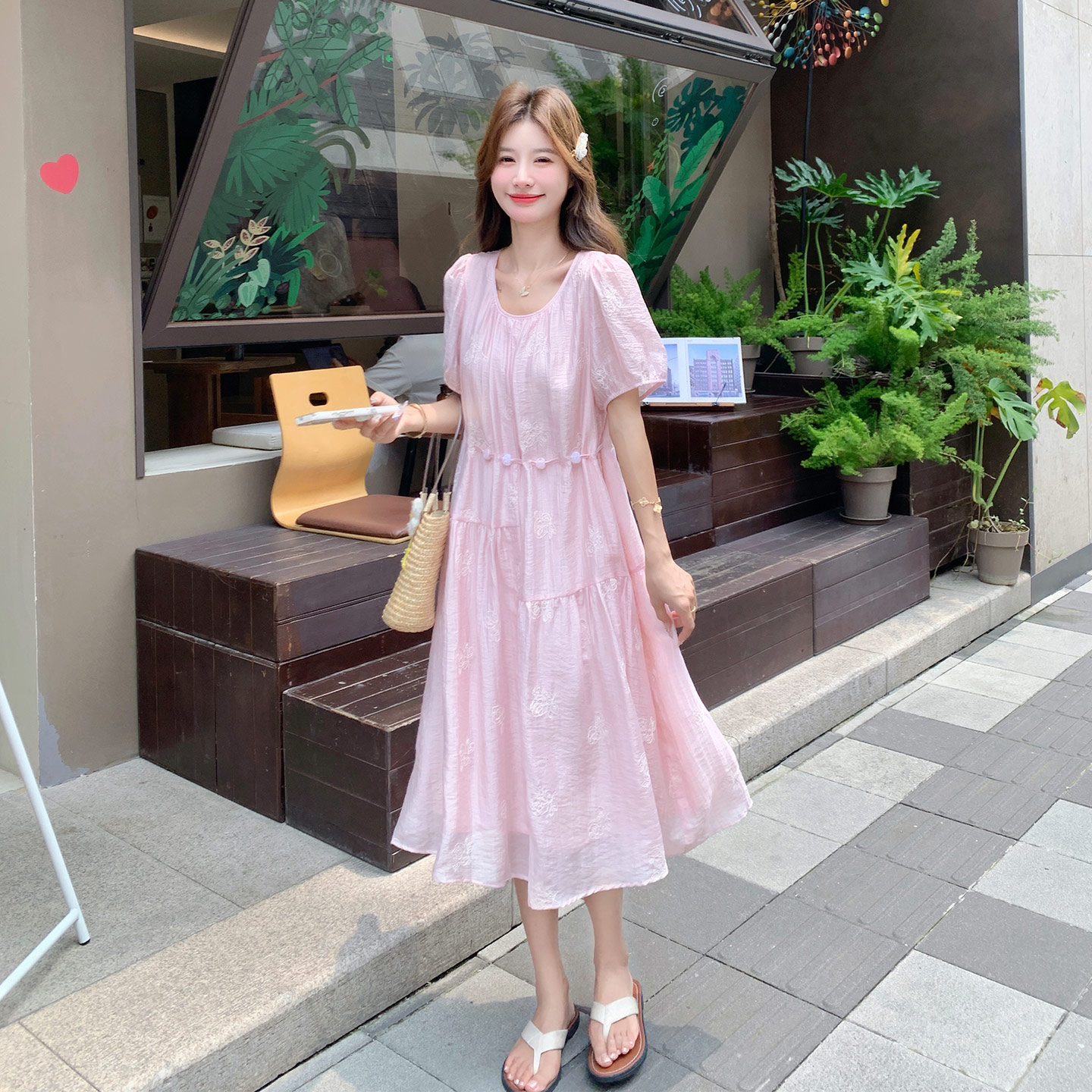 韩系甜美温柔风连衣裙女2026新款夏日浪漫粉彩系减龄泡泡袖A字裙