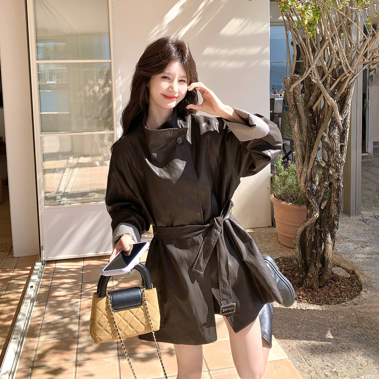 美拉德咖色休闲洋气复古风外套女2026早秋新款显瘦气质PU皮风衣