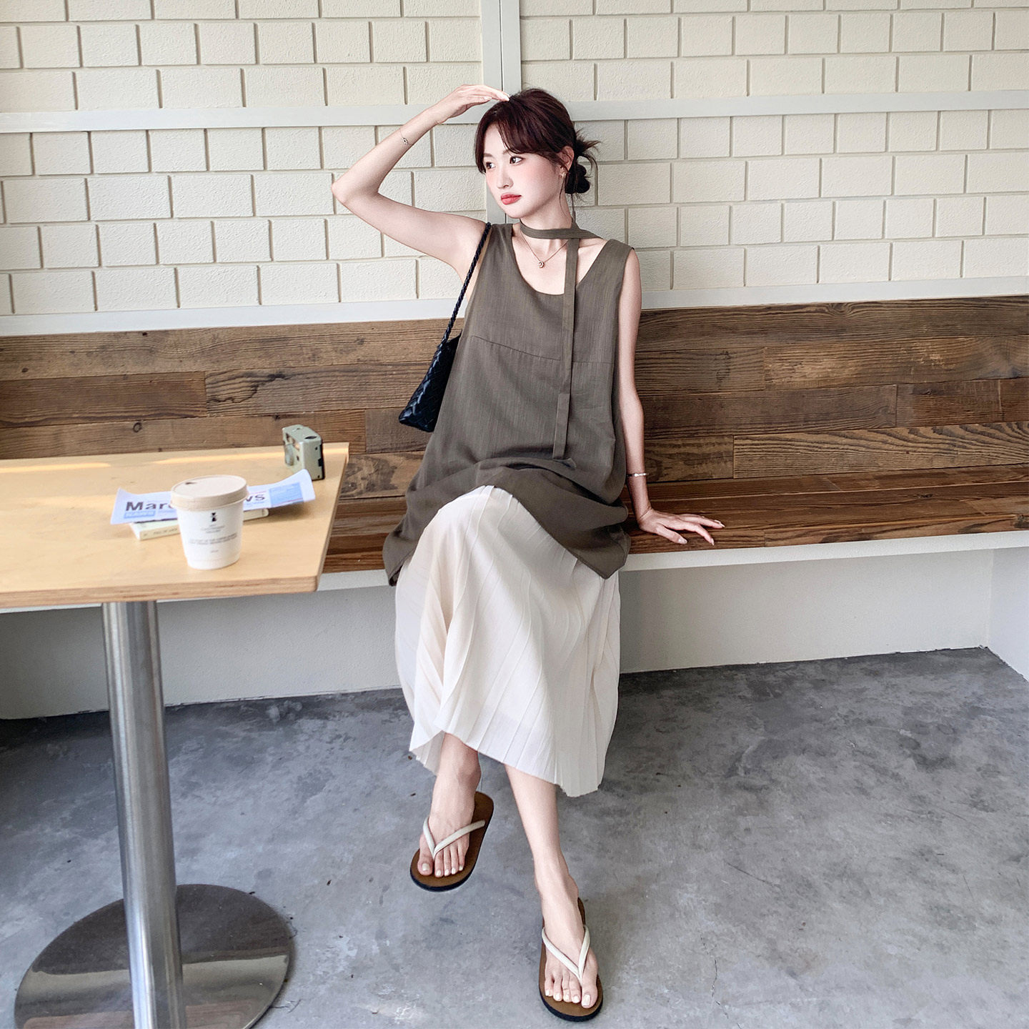 夏日轻熟御姐风绝美套装女2026新款设计感马甲压褶半身裙两件套