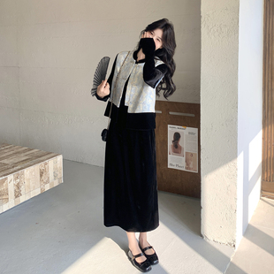 黑色新中式国风丝绒连衣裙套装女2026春季盘扣马甲显瘦长裙两件套