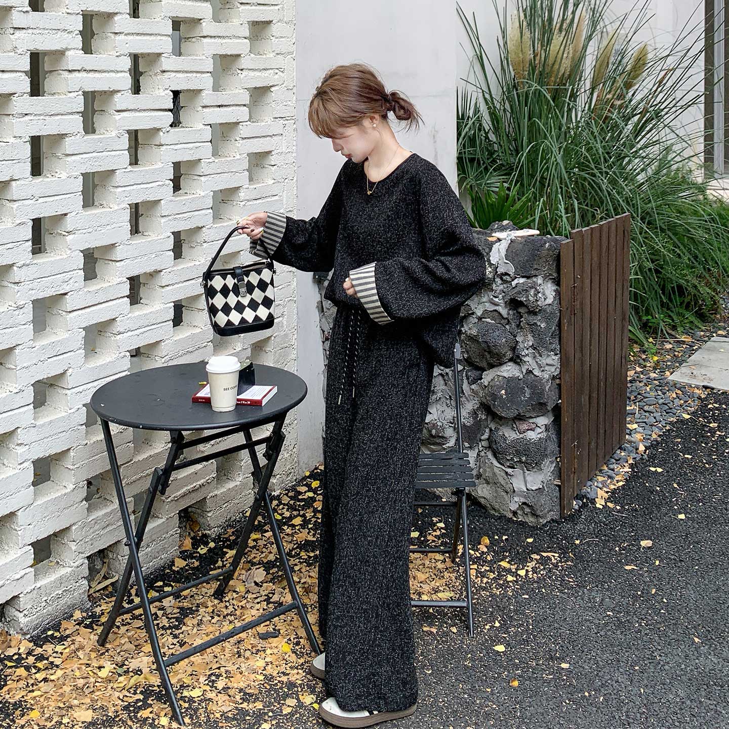 韩版随性慵懒气质套装女2026新款设计感条纹拼接卫衣阔腿裤两件套