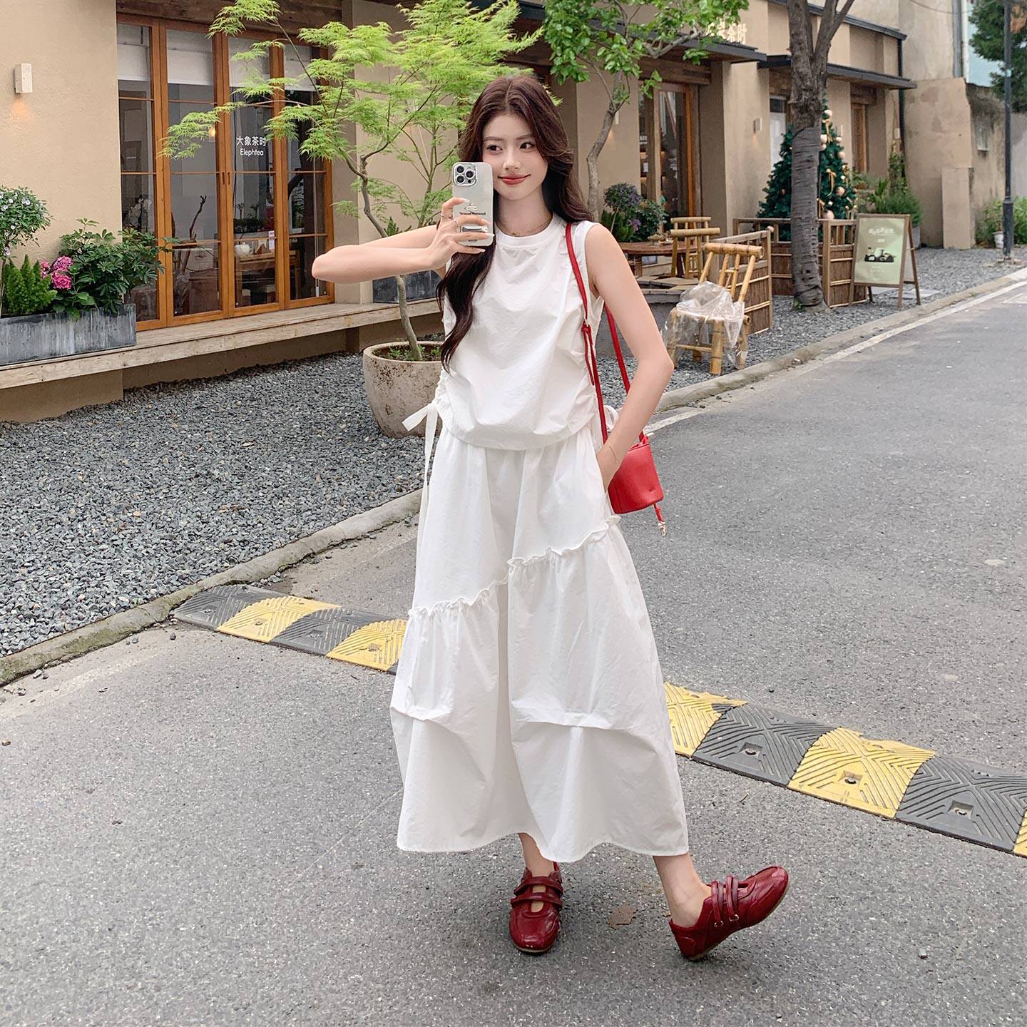 白色法式休闲风减龄套装女2026夏季新款简约背心花边半身裙两件套
