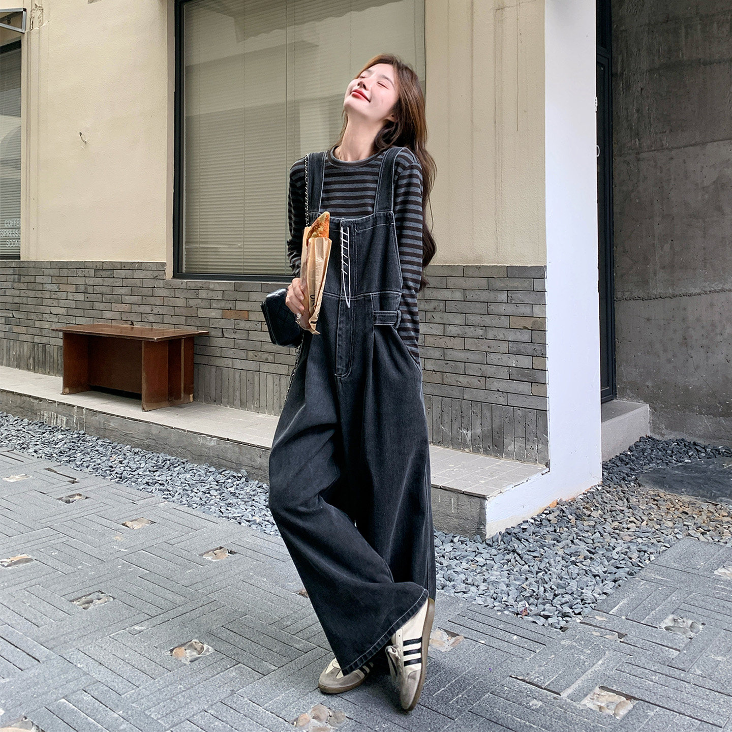 秋季女慵懒风牛仔阔腿背带裤套装