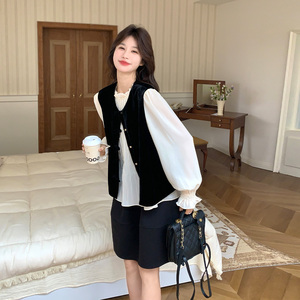黑色早春冷淡系丝绒马甲套装女2026新款花边上衣高腰半身裙三件套