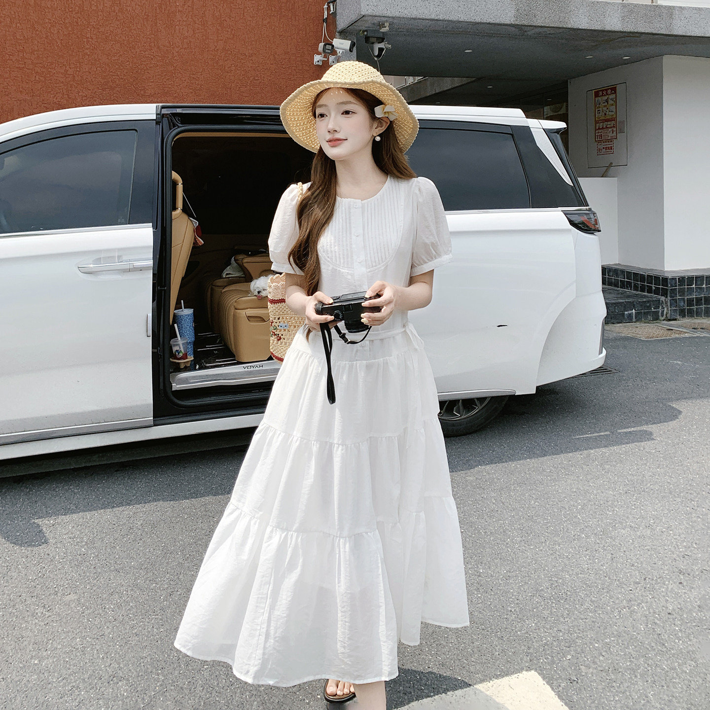 白色清纯系减龄少女感短袖连衣裙2026夏新款甜美松弛感压褶娃娃裙