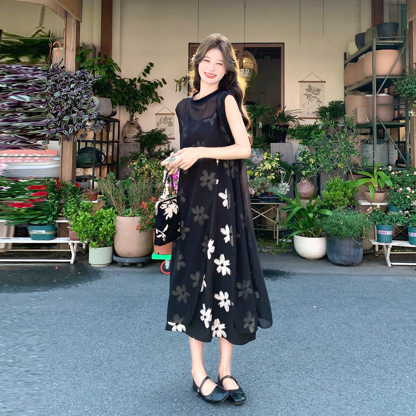 法式清冷度假风印花吊带裙套装女2026新款夏日气质网纱罩衫两件套