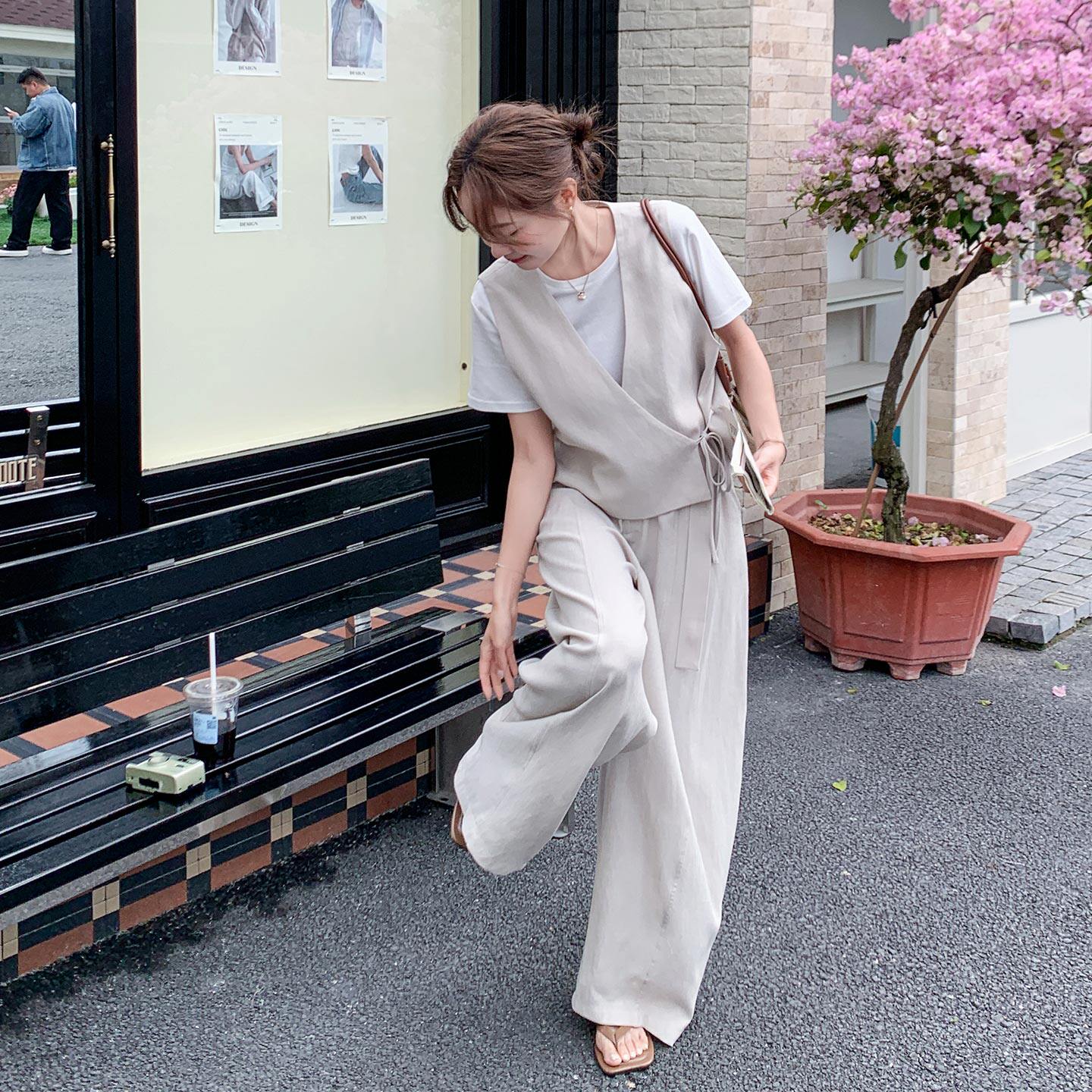 法式时尚设计感系带马甲套装女2026夏日短袖内搭高腰阔腿裤三件套