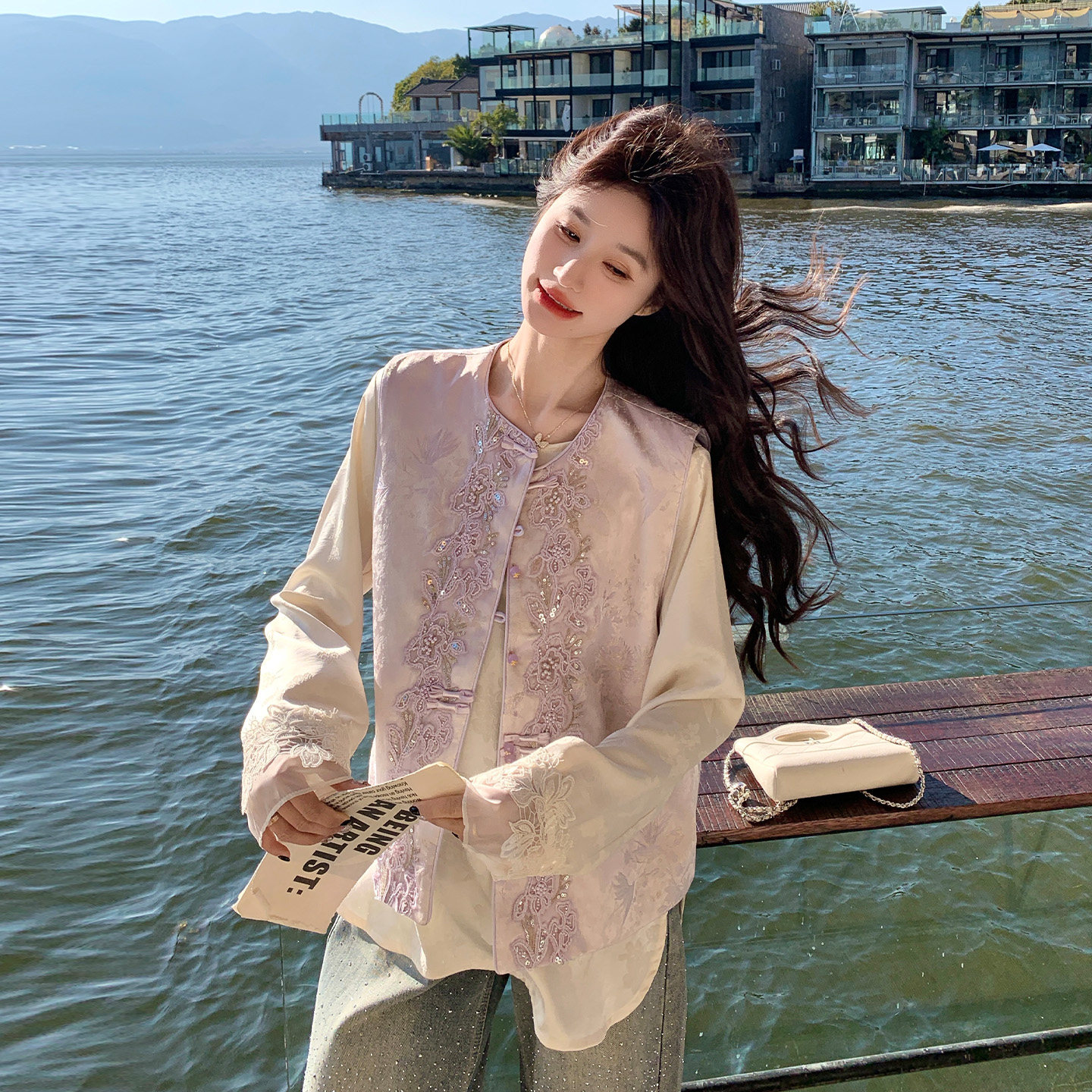 新中式刺绣马甲蕾丝衫两件套女