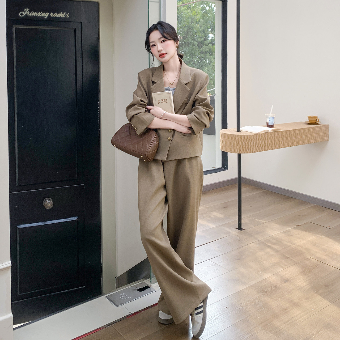 卡其色简约大方得体西装套装女2026春天新款休闲西服阔腿裤两件套