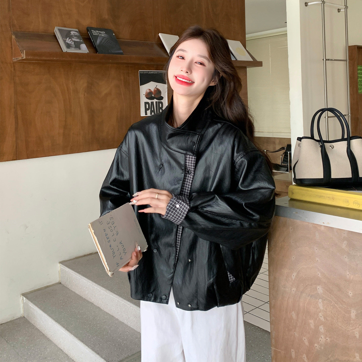 甜酷黑色格纹立领PU皮夹克女