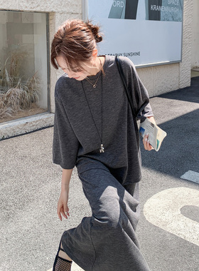 灰色宽松显瘦高级感套装2026夏日设计感短袖上衣开叉半身裙两件套