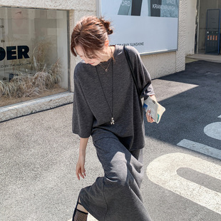 L43 258 慵懒风灰色高级感T恤半身裙套装 238