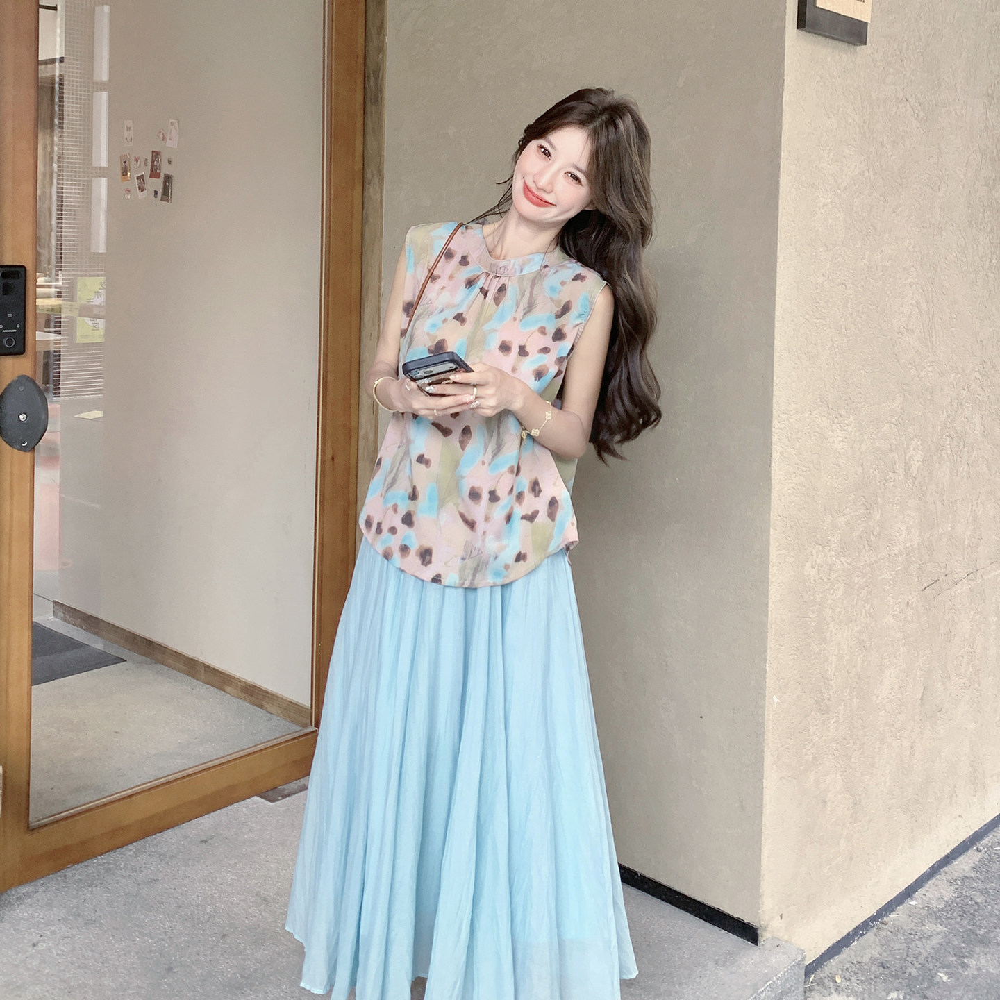 蓝色法式风高级感套装女2026夏新款撞色印花背心休闲半身裙两件套