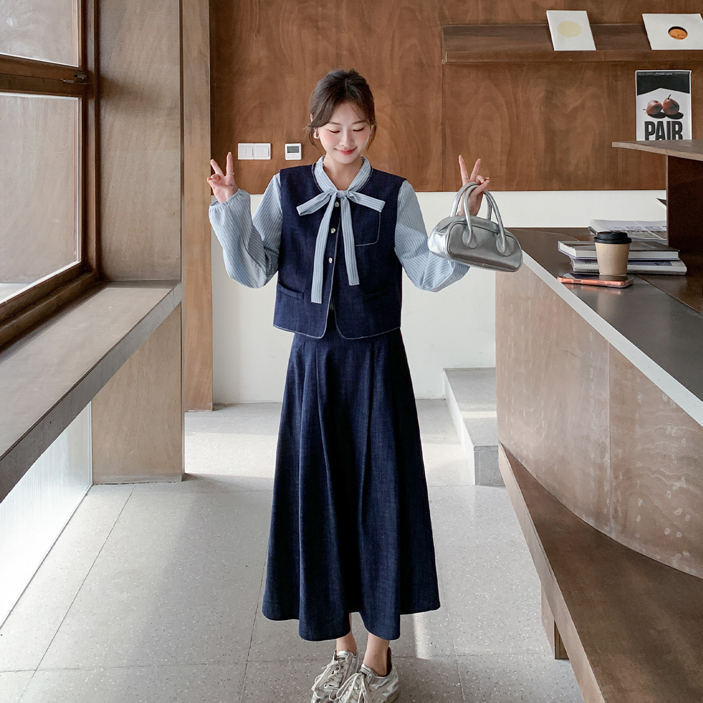 2026早春返校穿搭盐系牛仔马甲套装时尚条纹系带衬衫半身裙三件套