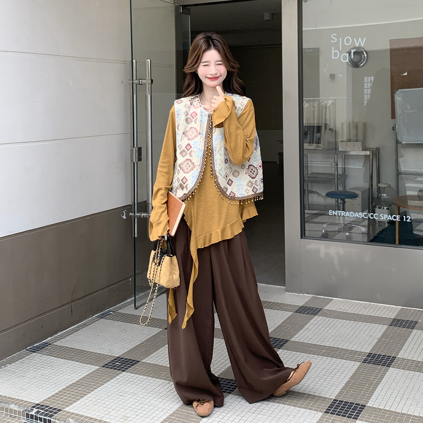 秋日复古慵懒风印花马甲套装女2026新款荷叶边飘带上衣长裤三件套
