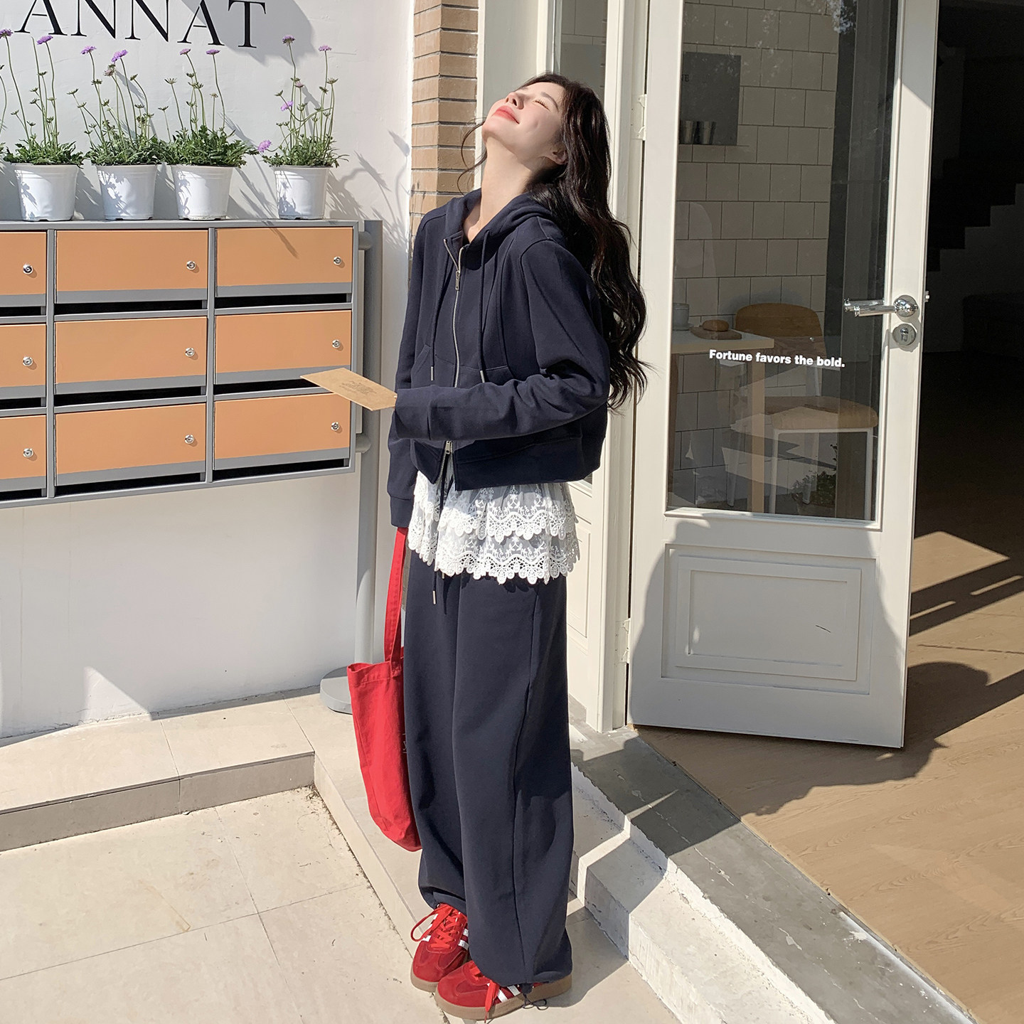 藏青色休闲运动套装女春季2026新款连帽卫衣蕾丝拼接阔腿裤两件套