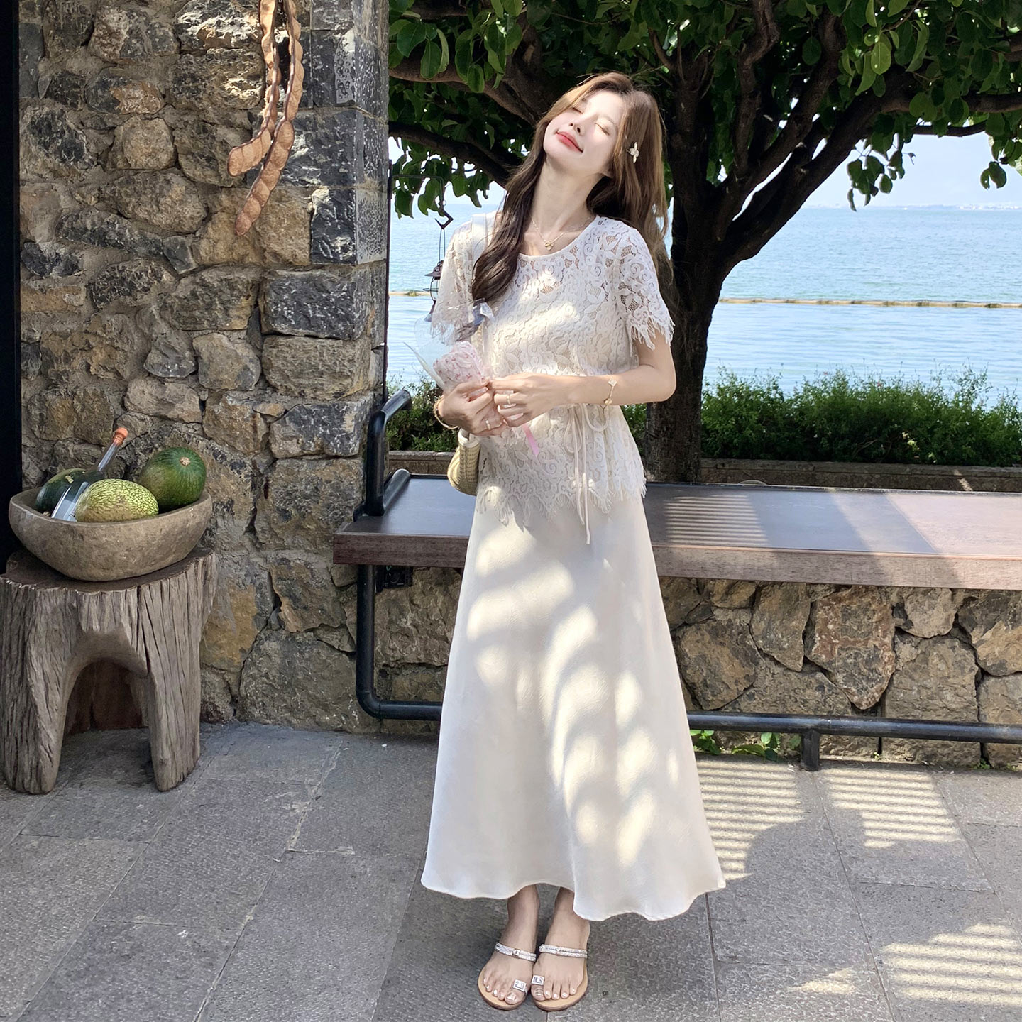 米白色法式高端气质蕾丝罩衫吊带连衣裙套装女2026夏日新款两件套