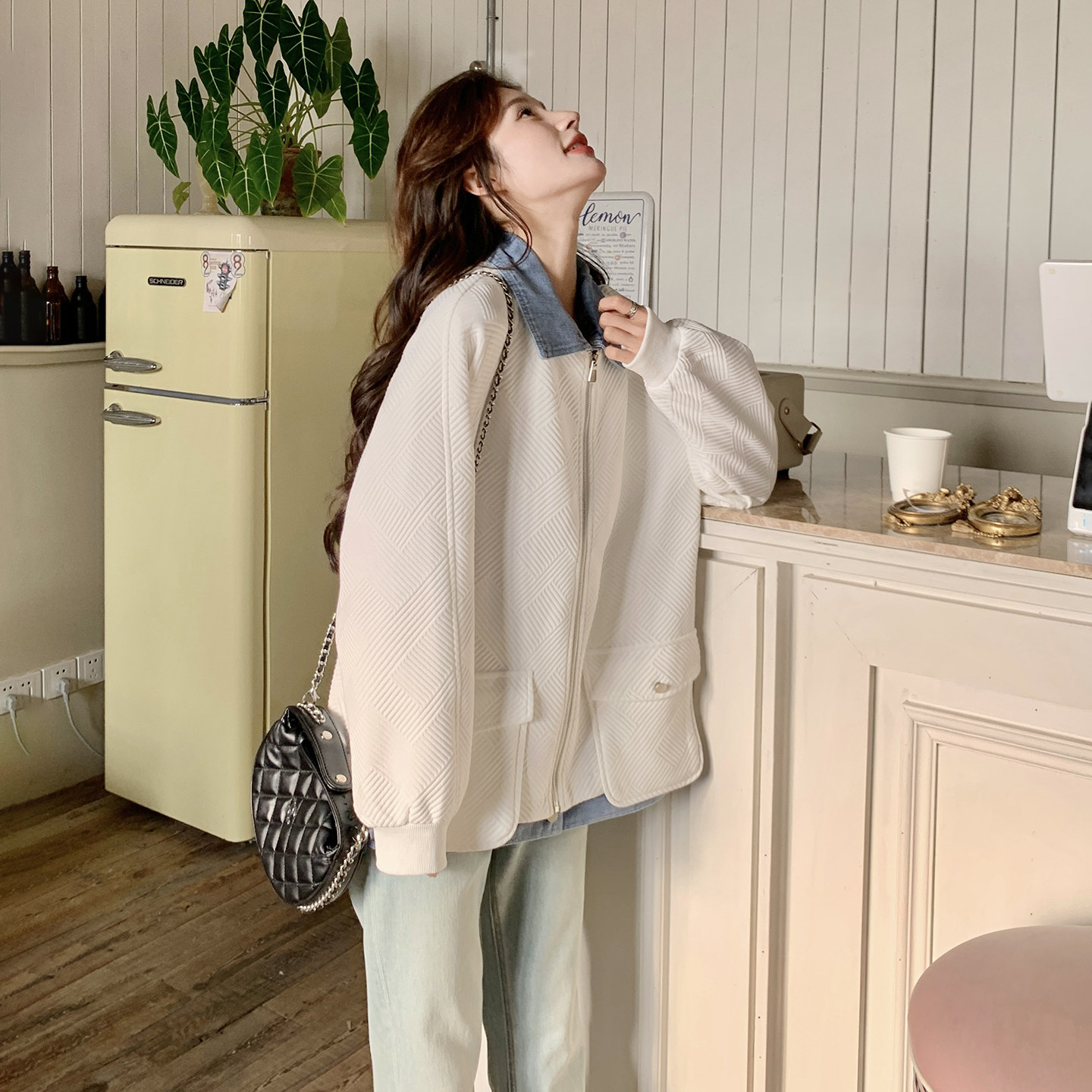 米白色减龄气质休闲风外套女2026春天新款韩系小众设计感撞色上衣