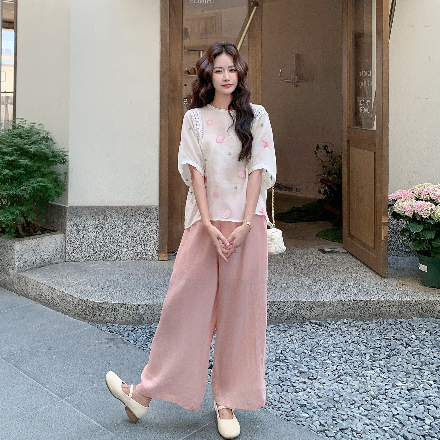 夏日法式复古甜美风套装女2026新款蕾丝碎花衬衫高腰阔腿裤两件套