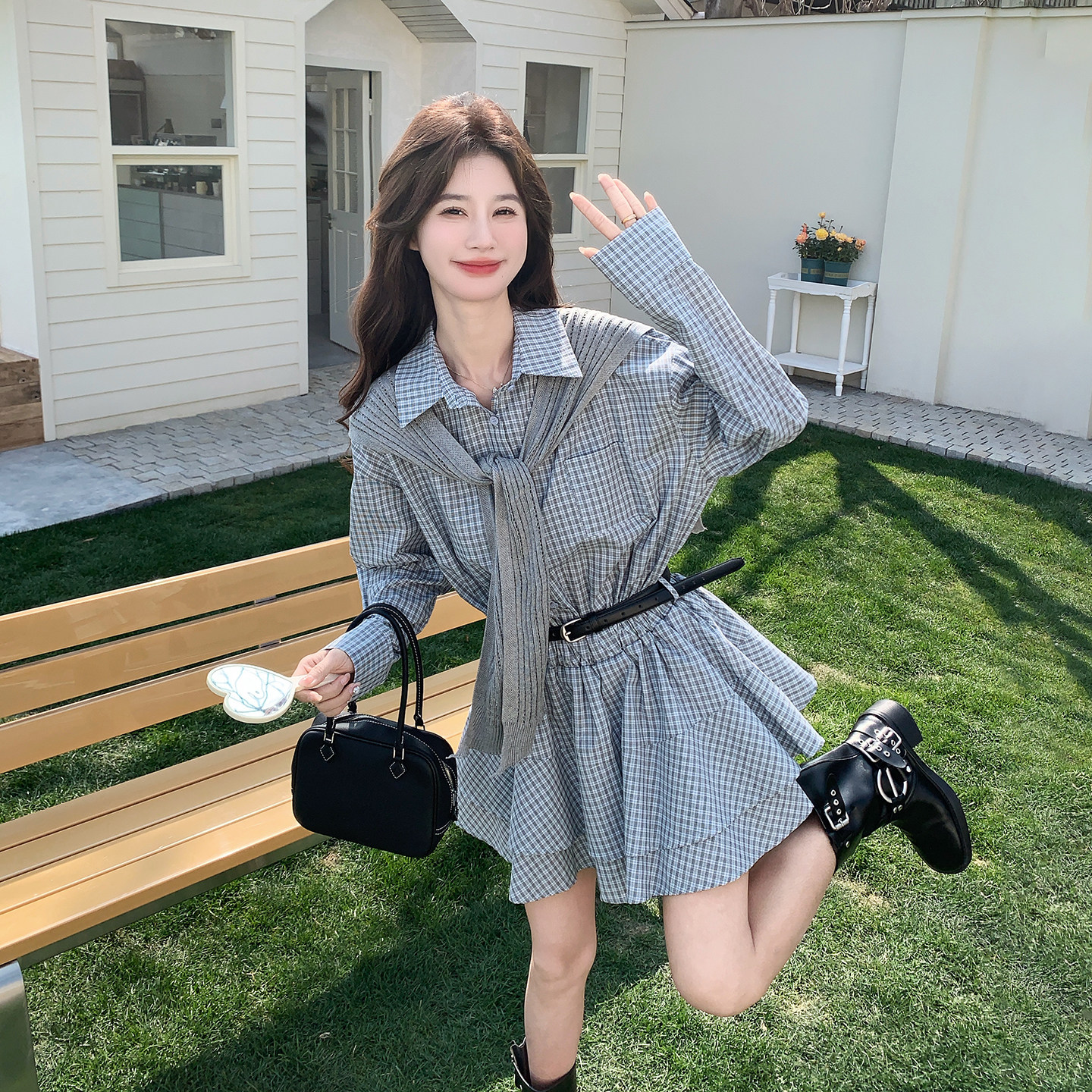 夏季盐系减龄复古格纹长袖连衣裙2026新款小个子百搭文艺风衬衫裙