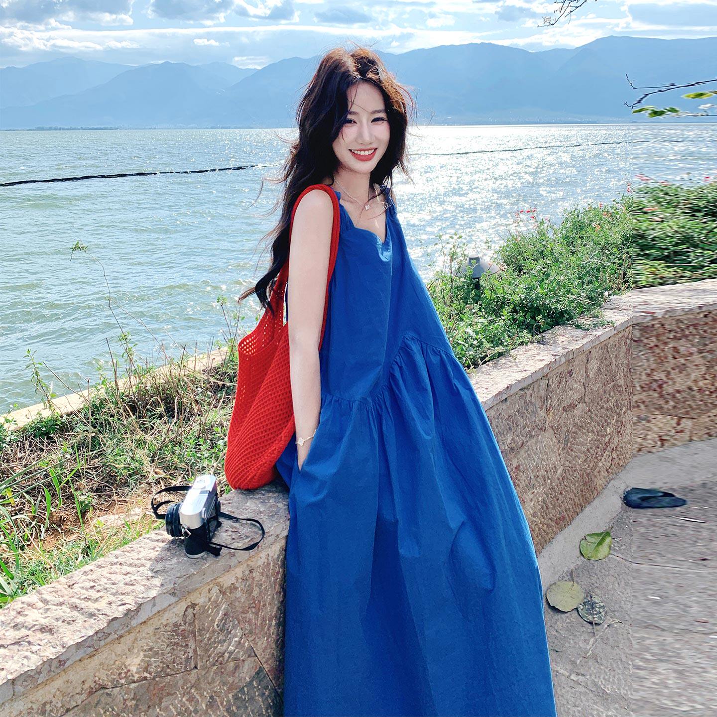 克莱因蓝简单高级感无袖连衣裙2026新款夏日海岛出片巨好看背心裙