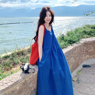 克莱因蓝简单高级感无袖连衣裙2026新款夏日海岛出片巨好看背心裙