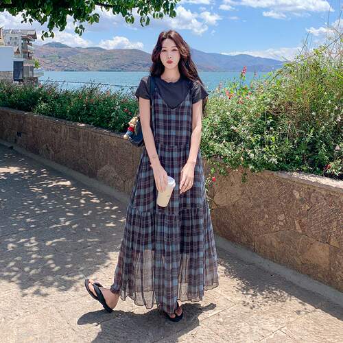 韩式显瘦学院风格纹吊带连衣裙套装女2026新款夏日休闲T恤两件套