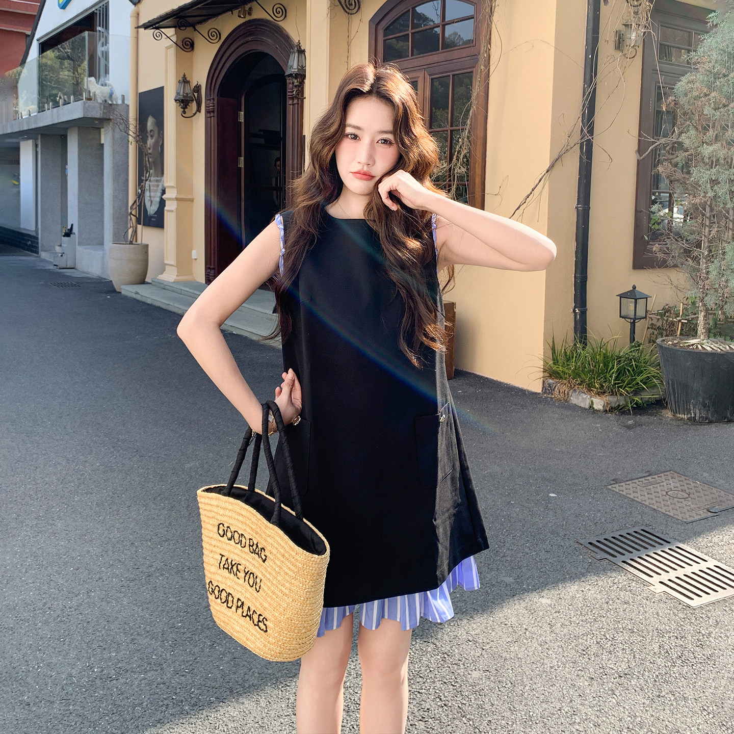 黑色韩版俏皮减龄少女感连衣裙夏日时尚设计感条纹拼接背心裙2026
