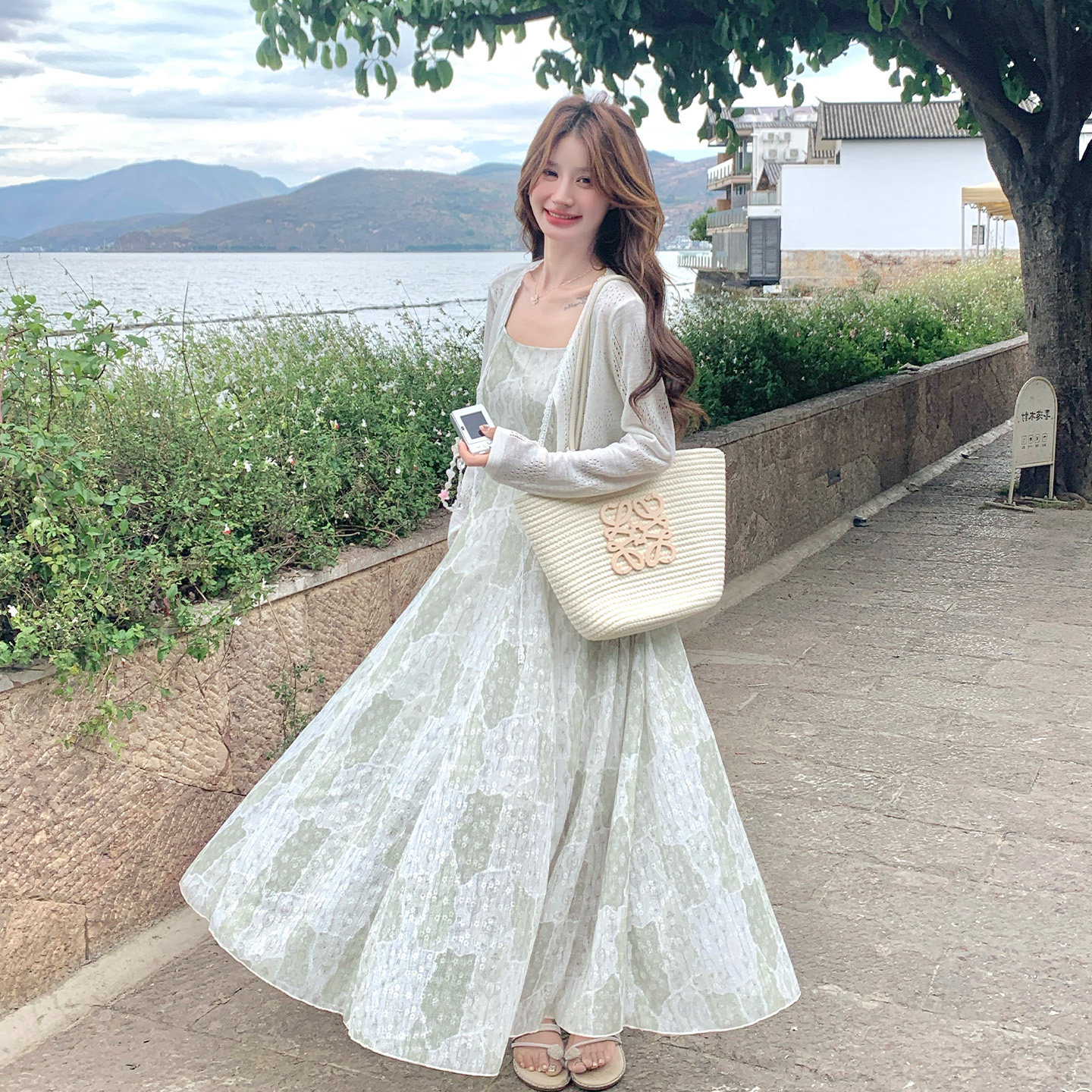 森系清冷松弛感扎染碎花吊带裙套装女2026新款夏日镂空开衫两件套