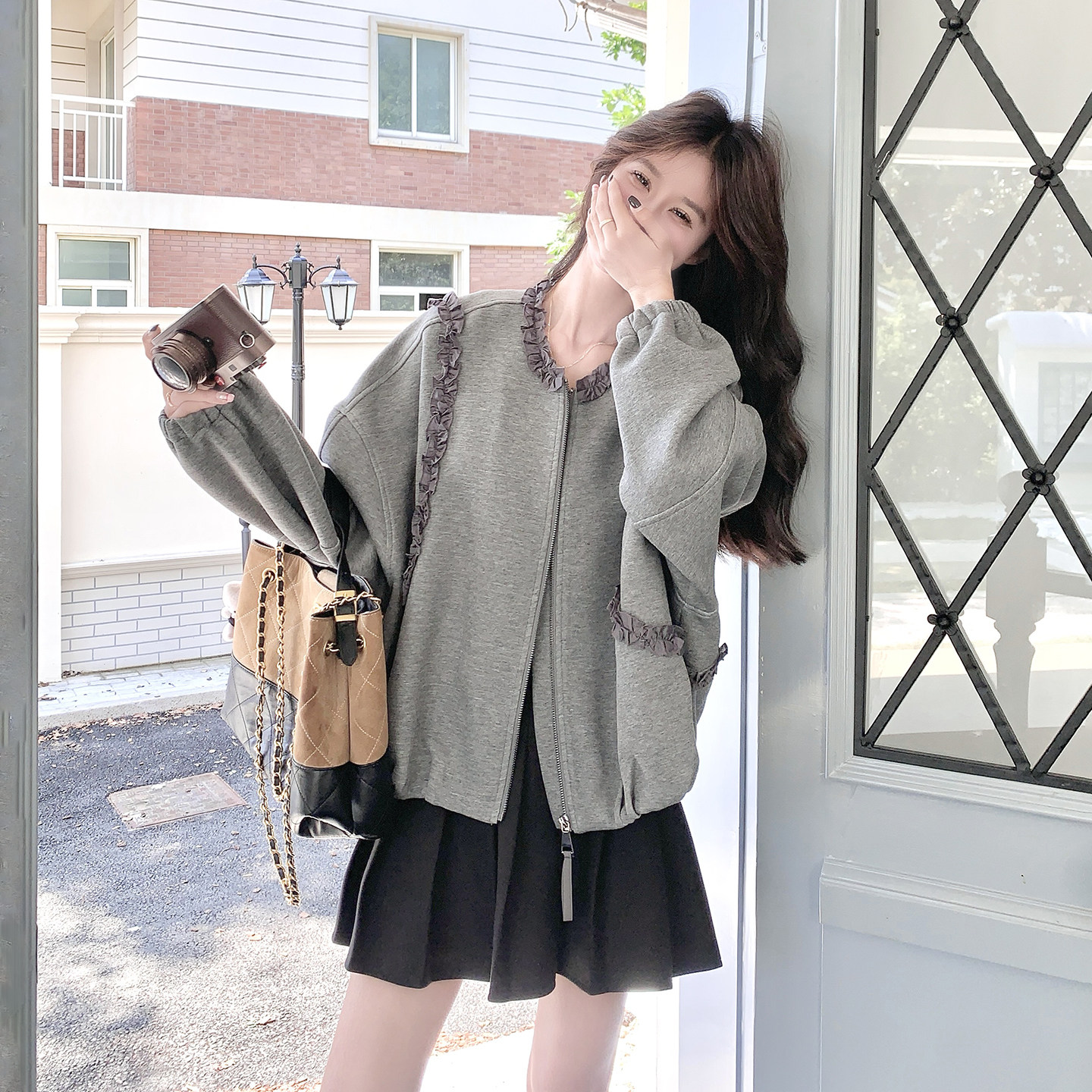 灰色简约时尚休闲外套女2026春天新款小众设计感木耳边小个子上衣