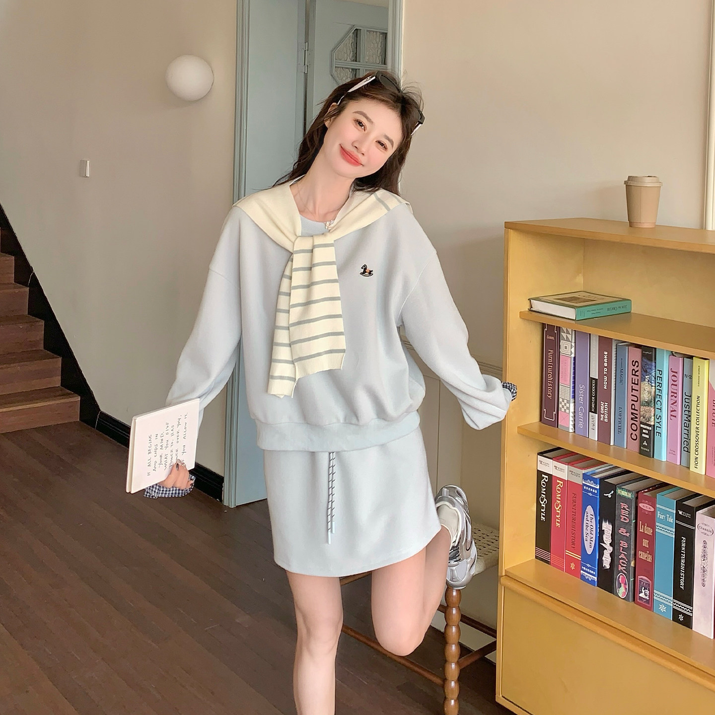 早春少女感穿搭套装2026春新款韩版减龄小狗刺绣上衣半身裙两件套