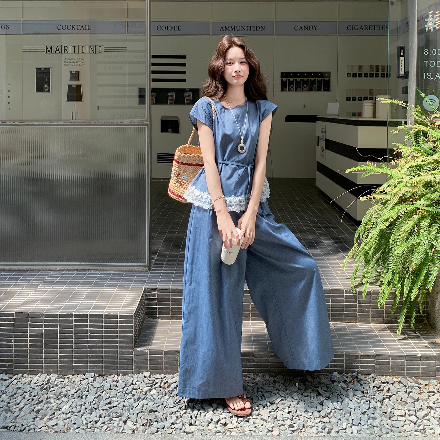 韩版时尚设计感百搭通勤套装女2026新款蕾丝拼接上衣阔腿裤两件套