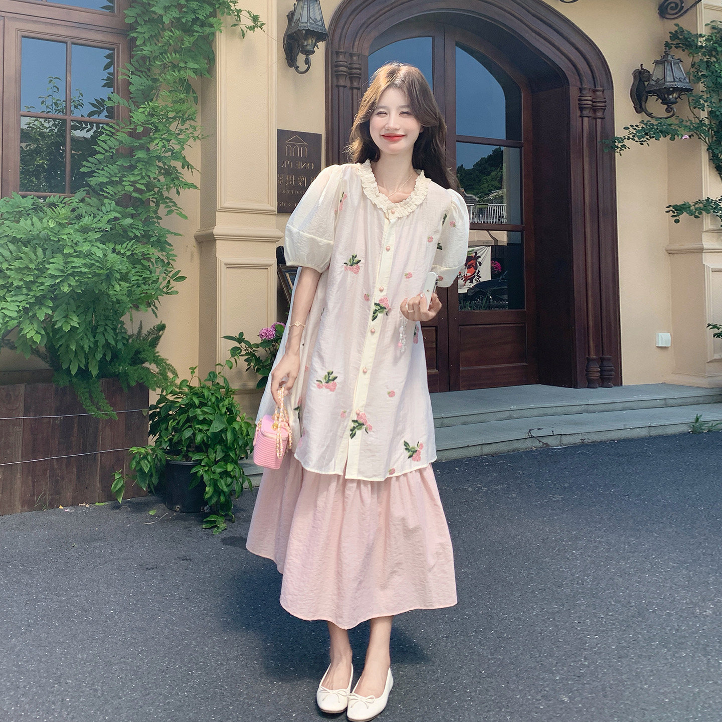 甜美风草莓刺绣开衫吊带裙套装