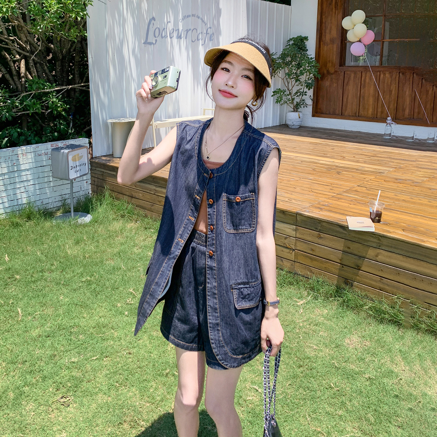 深蓝色夏季复古减龄风牛仔马甲套装女2026新款高腰显瘦短裤两件套