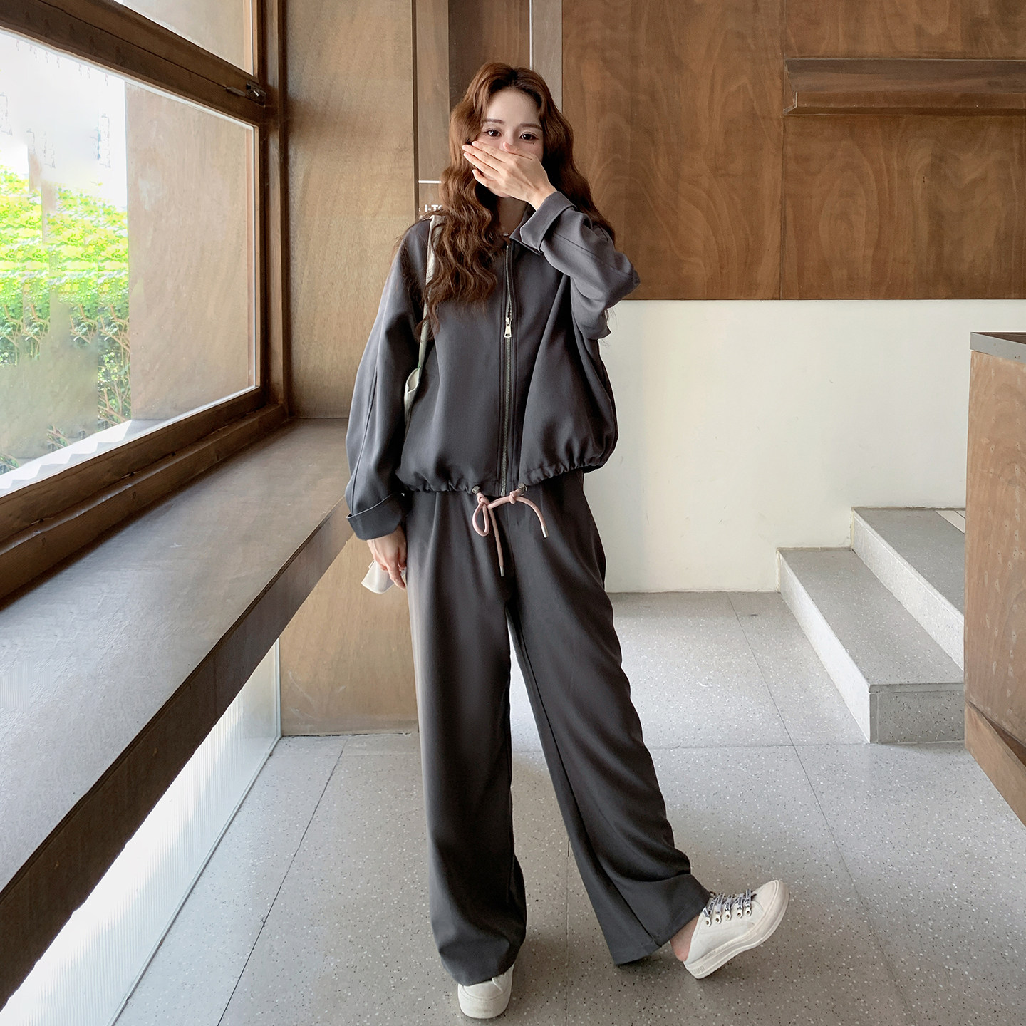深灰色韩系学院风休闲套装女2026春新款小个子短外套阔腿裤两件套