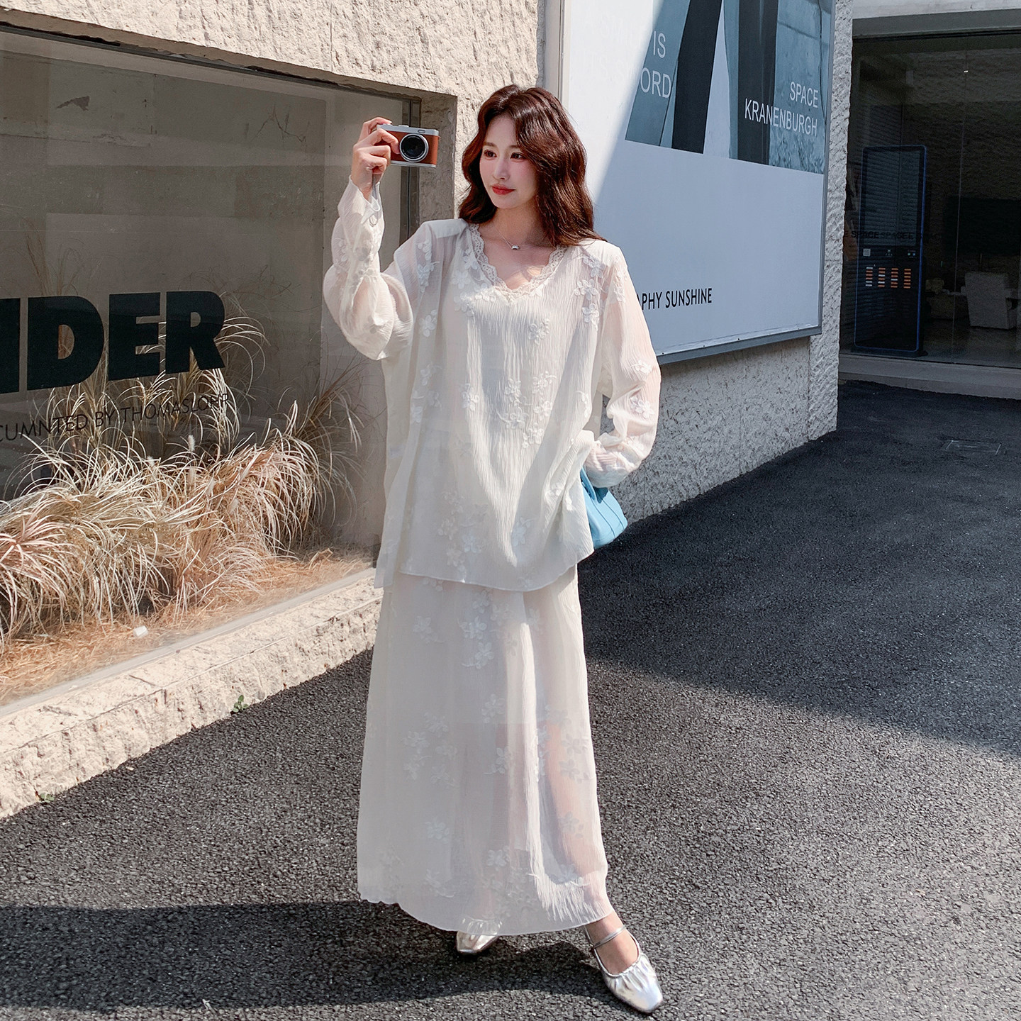 米色名媛气质感花边V领上衣套装夏休闲吊带半身裙三件套2026新款