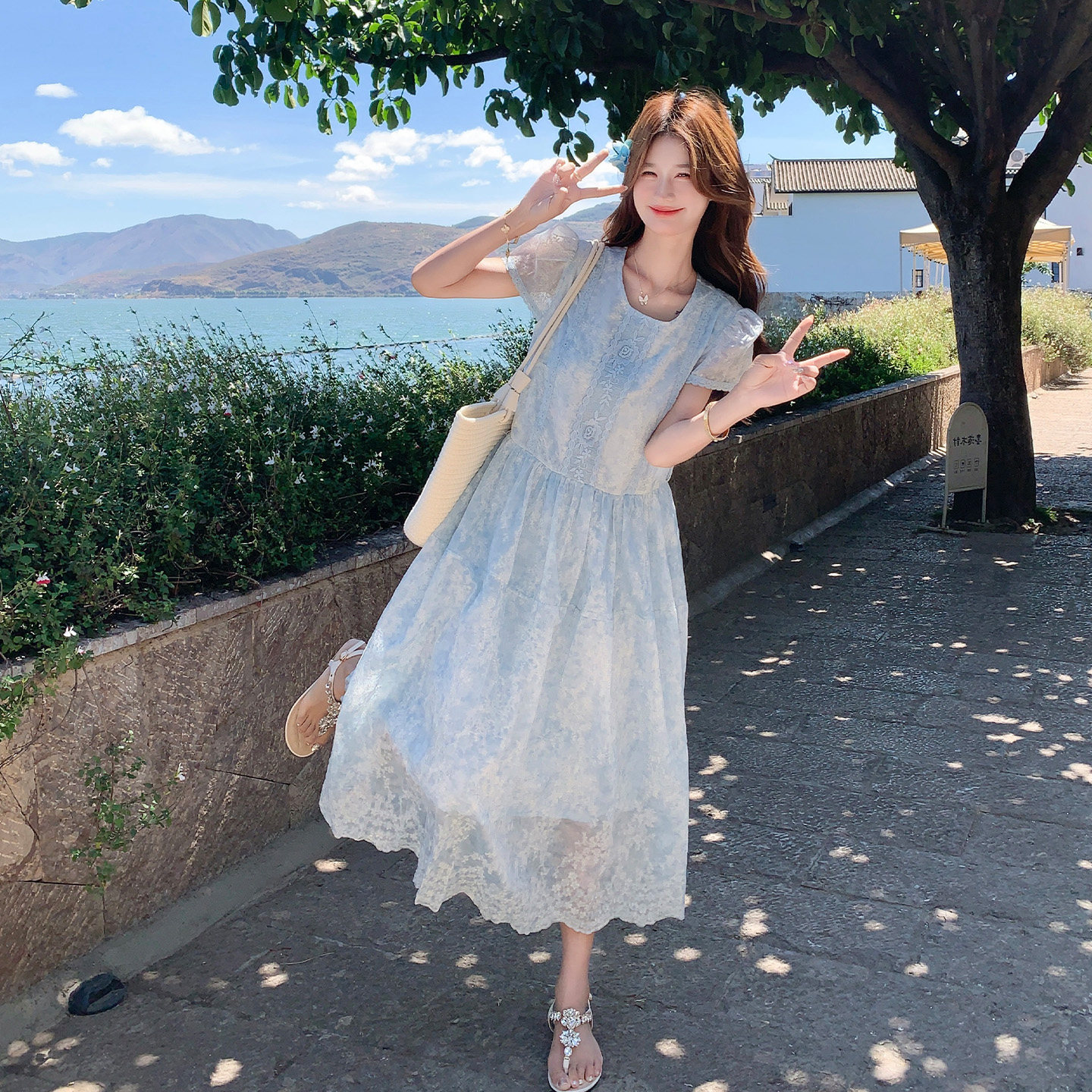 法式温柔风泡泡袖碎花连衣裙女夏