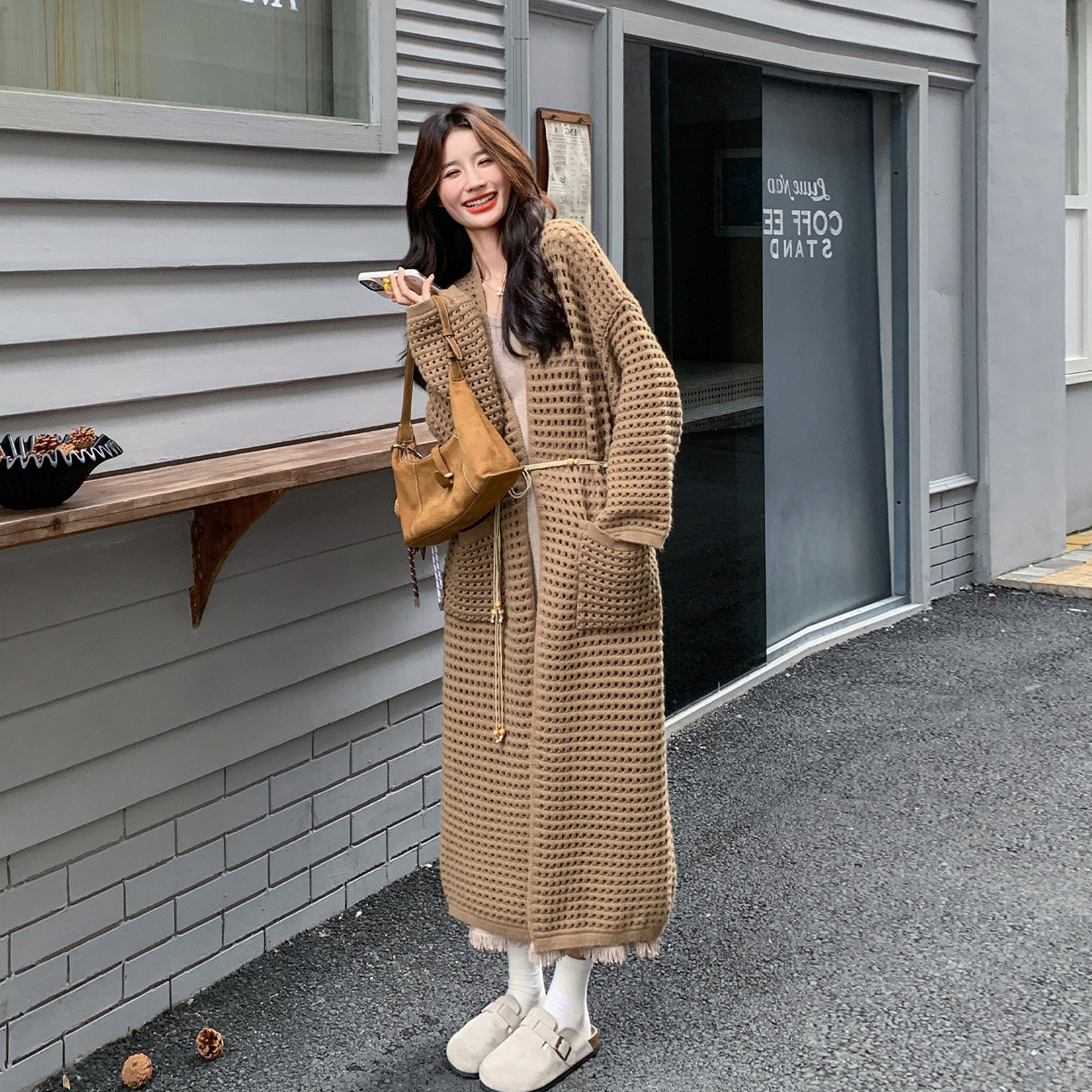 早春法式气质慵懒风吊带连衣裙套装中长款2026新款系带开衫两件套