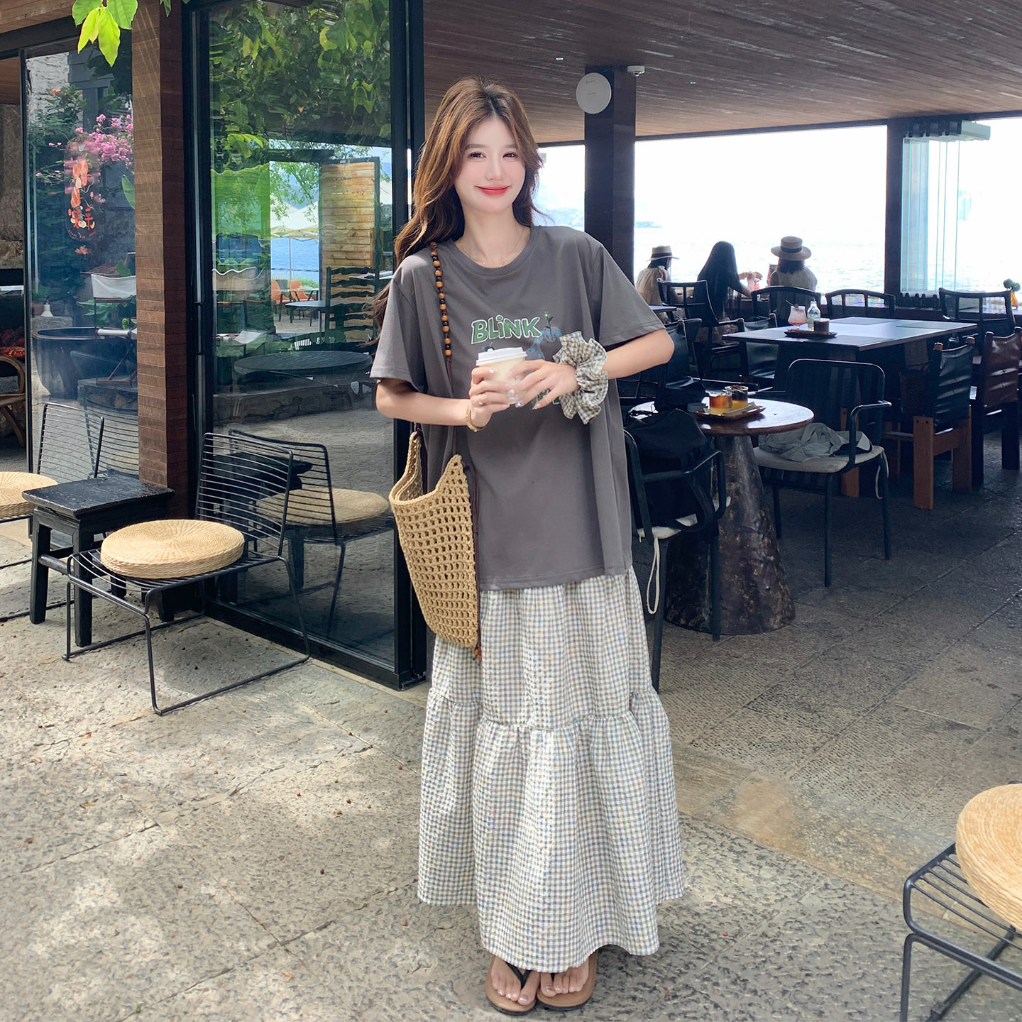 韩系松弛感百搭套装女2026夏季新款字母印花T恤格纹半身裙两件套