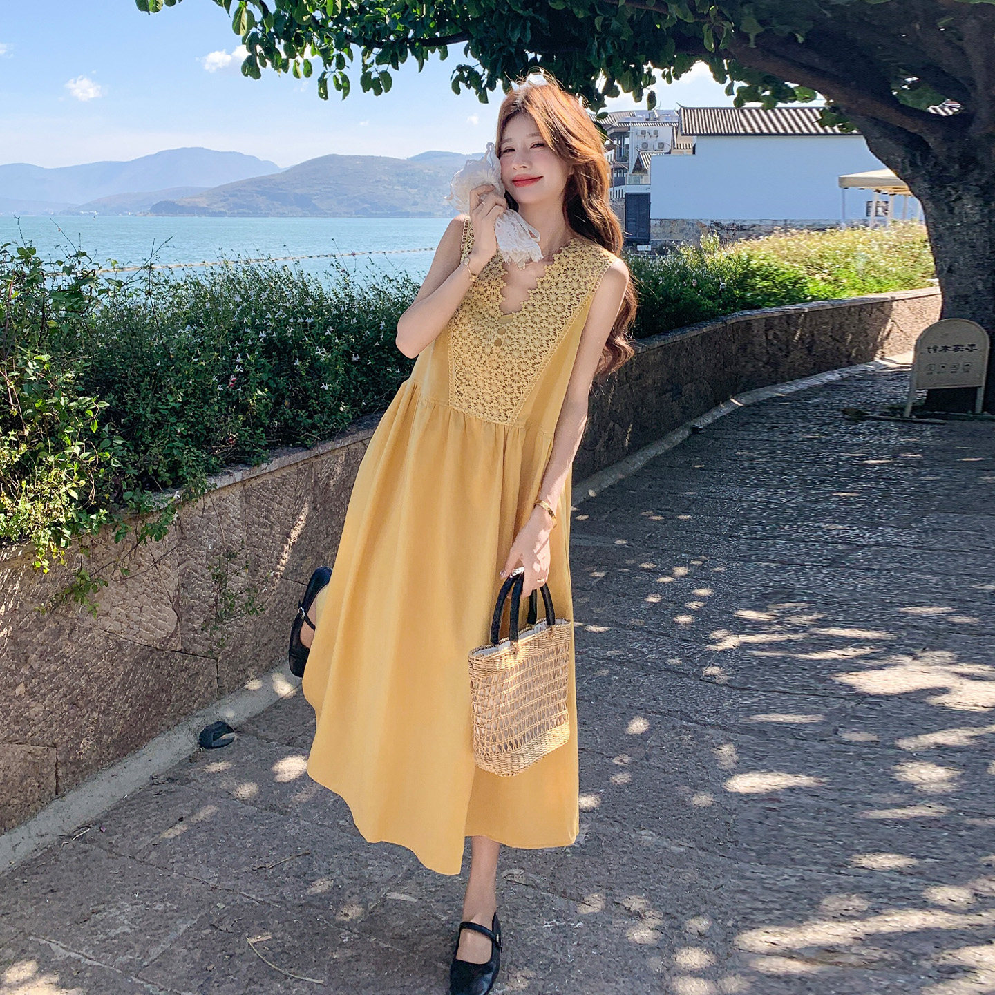 度假风黄色无袖连衣裙女夏法式