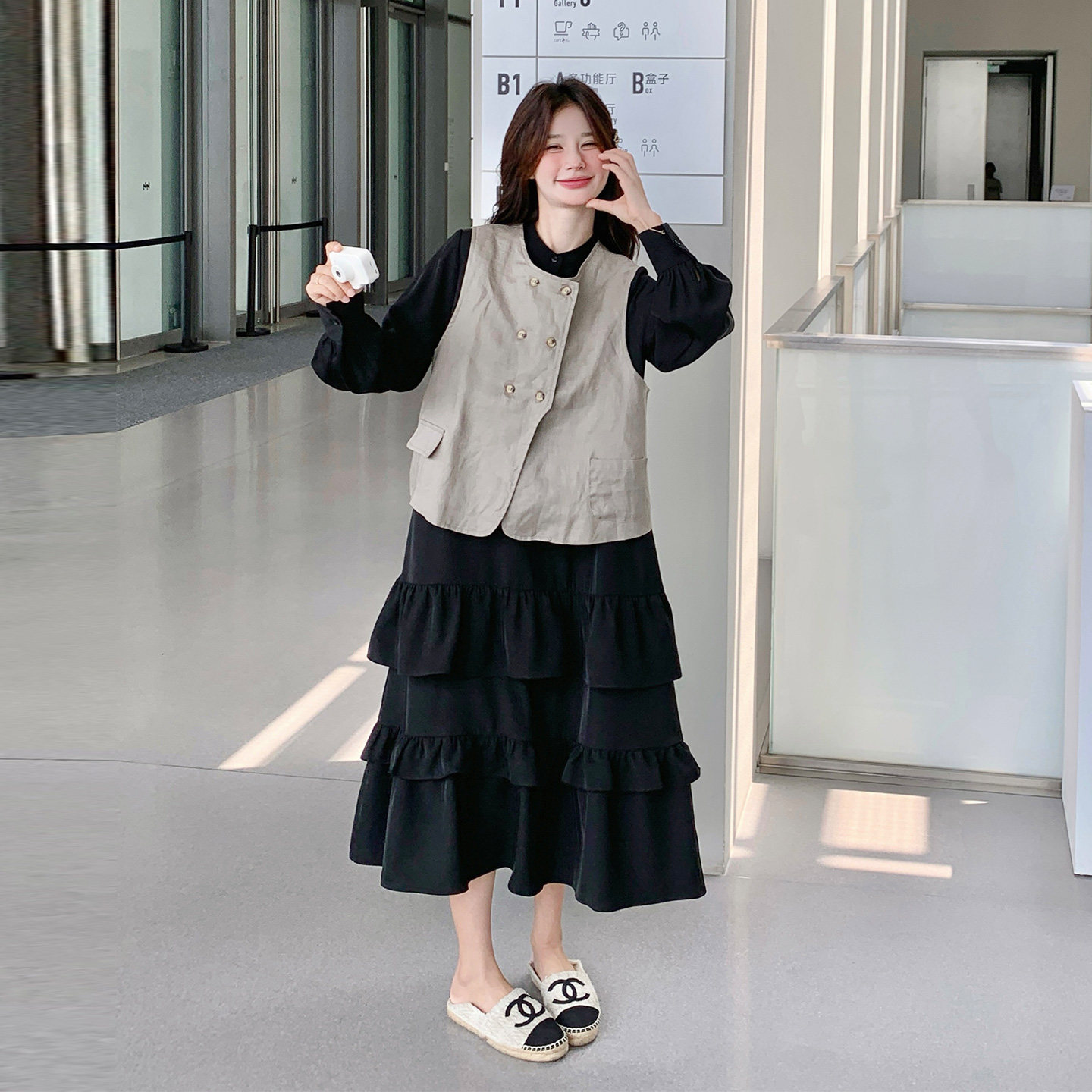 黑灰色文艺气质双排扣马甲连衣裙套装女2026新款花边蛋糕裙两件套