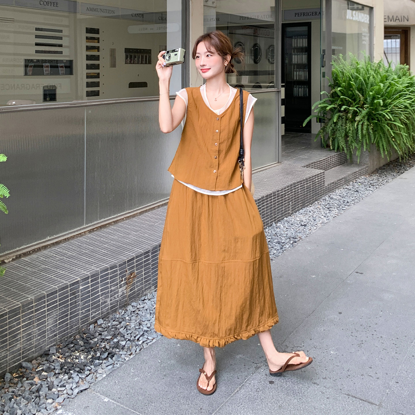 2026时尚爆款休闲风穿搭夏日松弛感气质马甲无袖内搭半身裙三件套