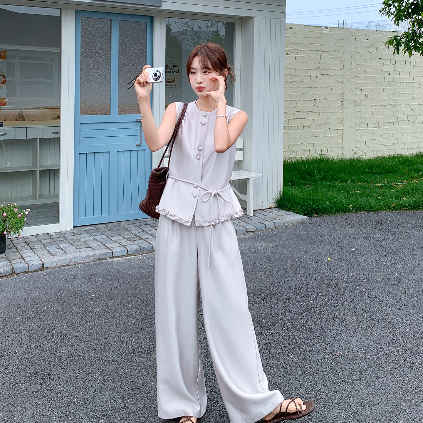 初夏高知文艺松弛感套装女2026新款木耳边无袖马甲阔腿裤两件套