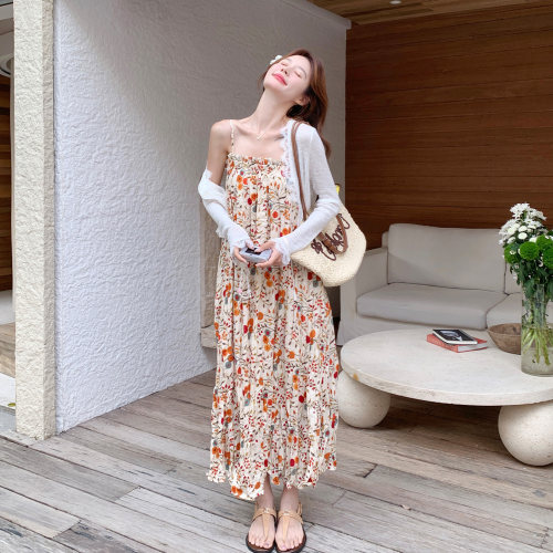 碎花吊带连衣裙女夏两件套