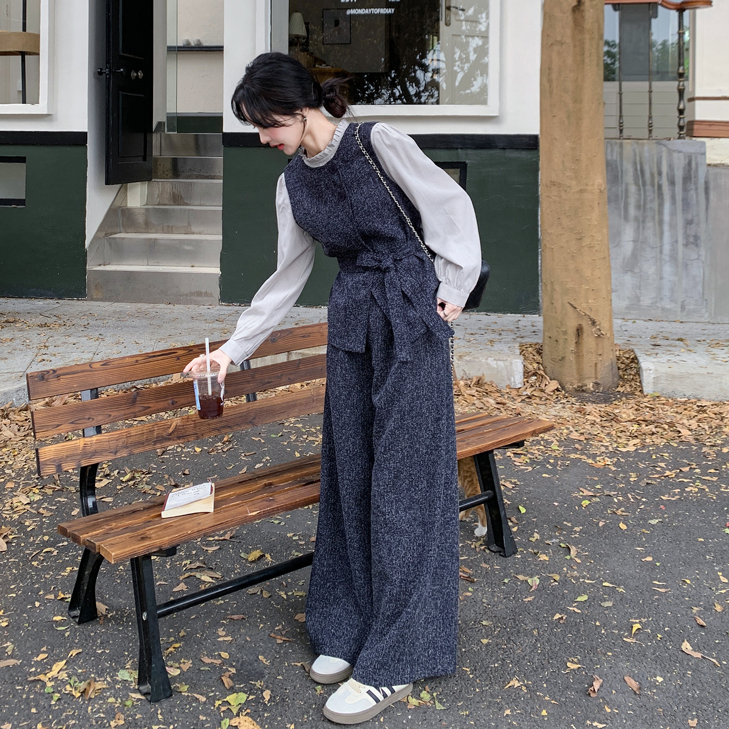 蓝色优雅气质时尚套装女春季2026新款韩版马甲打底衫阔腿裤两件套