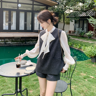 2.7法式小香风套装女春季蝴蝶结马甲衬衫短裤三件套388/408